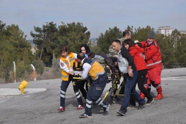 Deaş, El Bab'ta Türk Komando Taburuna Saldırdı: 1 Şehit, 11 Yaralı (3)