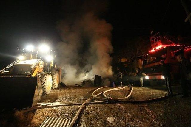 Odunluk Yangını Korkuttu 3