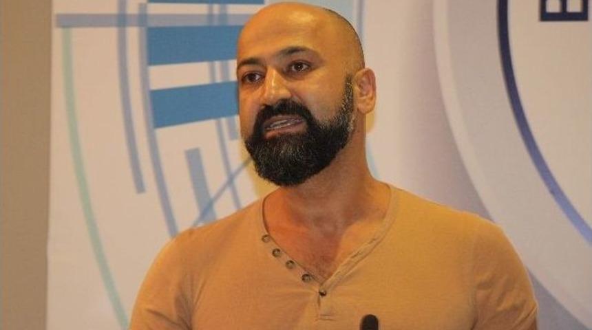 "15 Temmuz Gecesi İnsanları Şoktan &Ccedil;ıkarmak İ&ccedil;in Tankın &Ouml;n&uuml;ne Yattım"