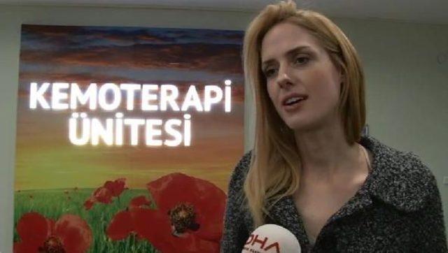 Ünlü Oyuncu Wilma Elles'ten Kanser Hastalarına Moral Ziyareti