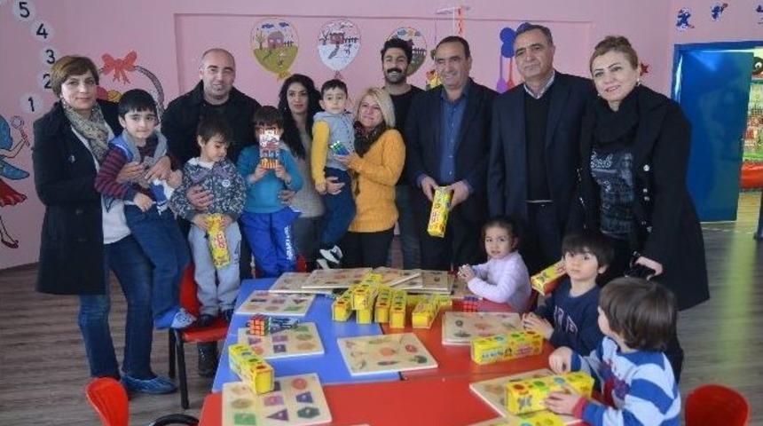 Chp&rsquo;li Milletvekili Erol&rsquo;dan Minik &Ouml;ğrencilere Hediye