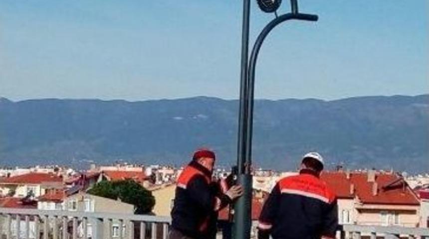Burhaniye&rsquo;de &Uuml;st Ge&ccedil;it Işıl Işıl Oldu