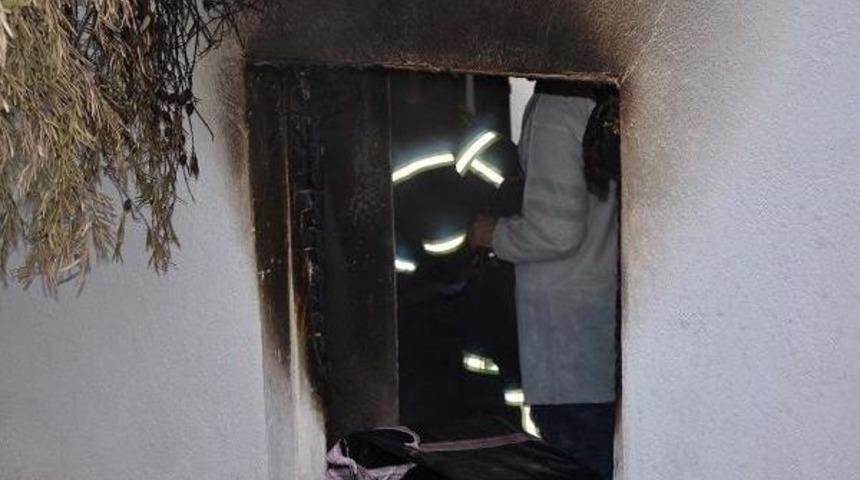 Alzheimer Hastası Evinde &Ccedil;ıkan Yangında &Ouml;ld&uuml;