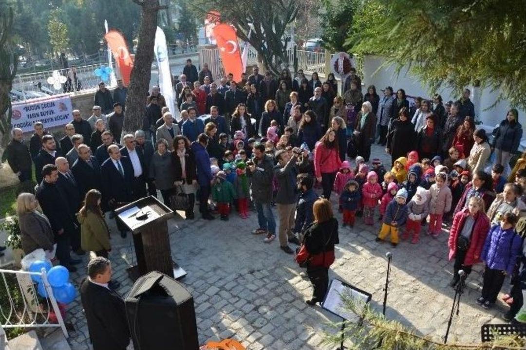 Oyuncaklar Ge&ccedil;mişten Geleceğe Taşınacak