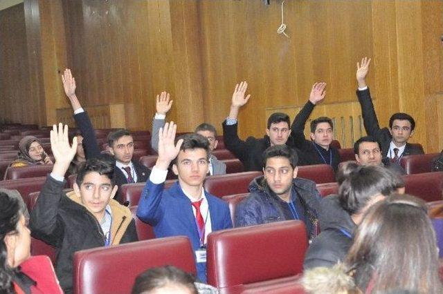 Balıkesir’de İl Öğrenci Meclis Başkanı Seçildi