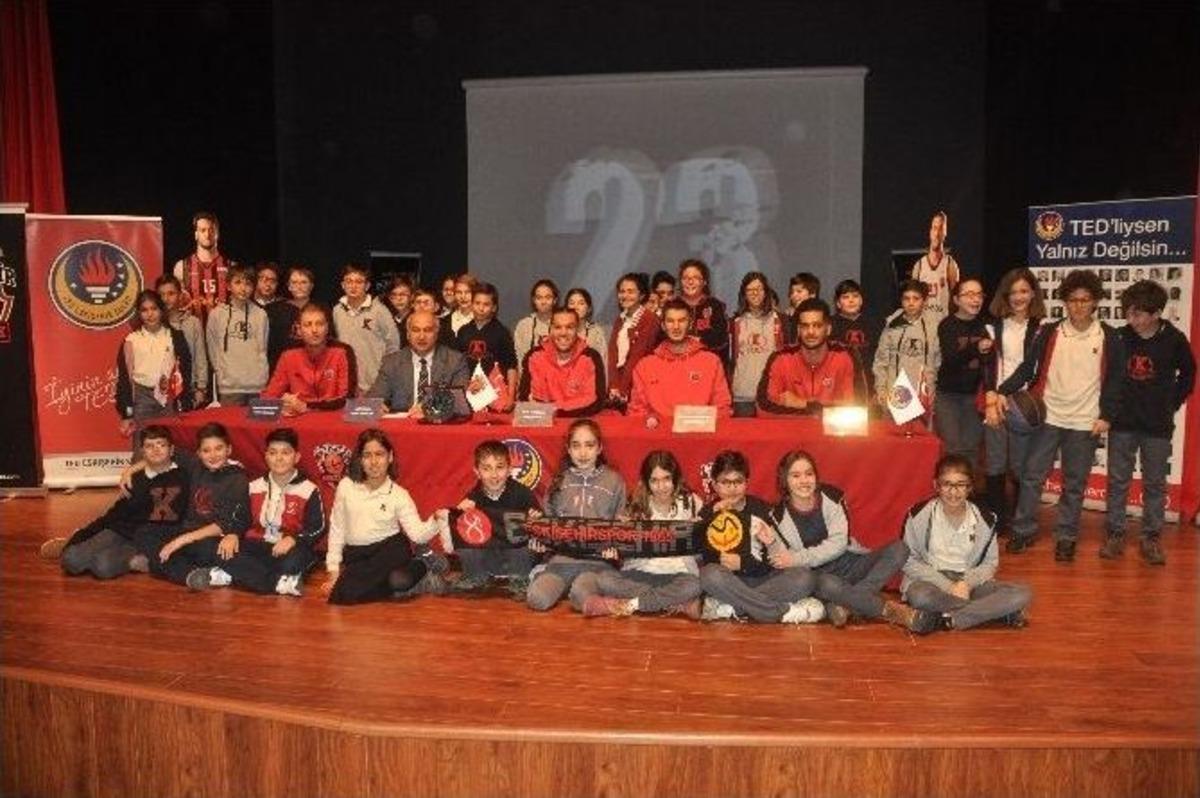 Nesine.com Eskişehir Basket Oyuncuları Panele Katıldı