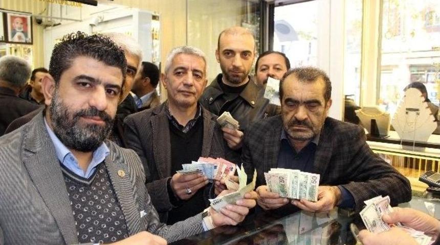 Adıyaman&rsquo;da Gazeteciler D&ouml;vizlerini Bozdurdu