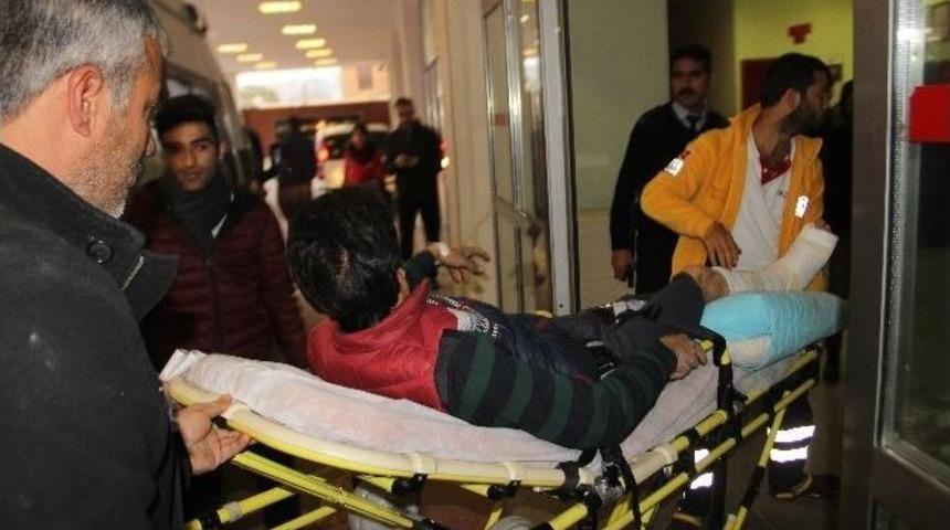 Takla Atan Motosikletin S&uuml;r&uuml;c&uuml;s&uuml; Yaralandı