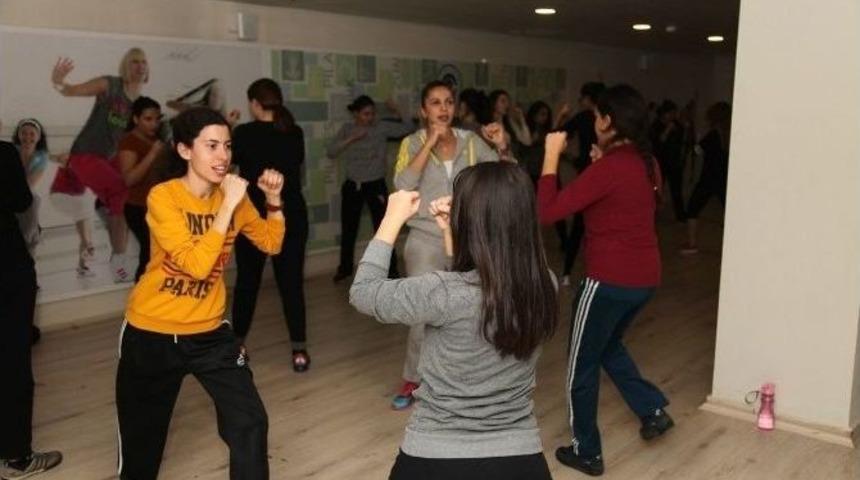 D&uuml;nya Şampiyonundan Kick Boks Eğitimi