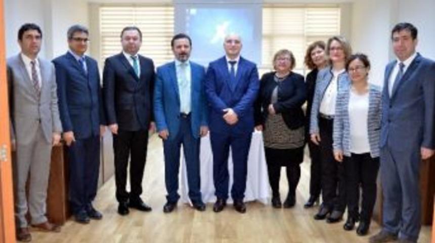 Dp&uuml; Tıp Fak&uuml;ltesi İlk Uzman Doktorunu Verdi