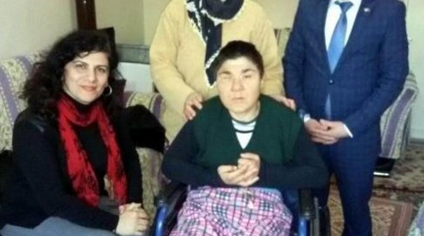 Salihli&rsquo;de Engellilerin Y&uuml;z&uuml; G&uuml;l&uuml;yor