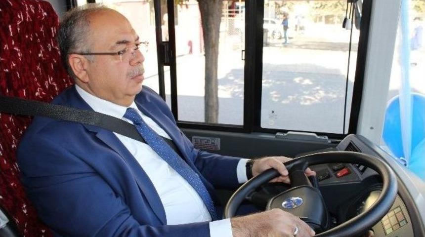 Belediye Başkanı Otob&uuml;s Şof&ouml;r&uuml; Oldu