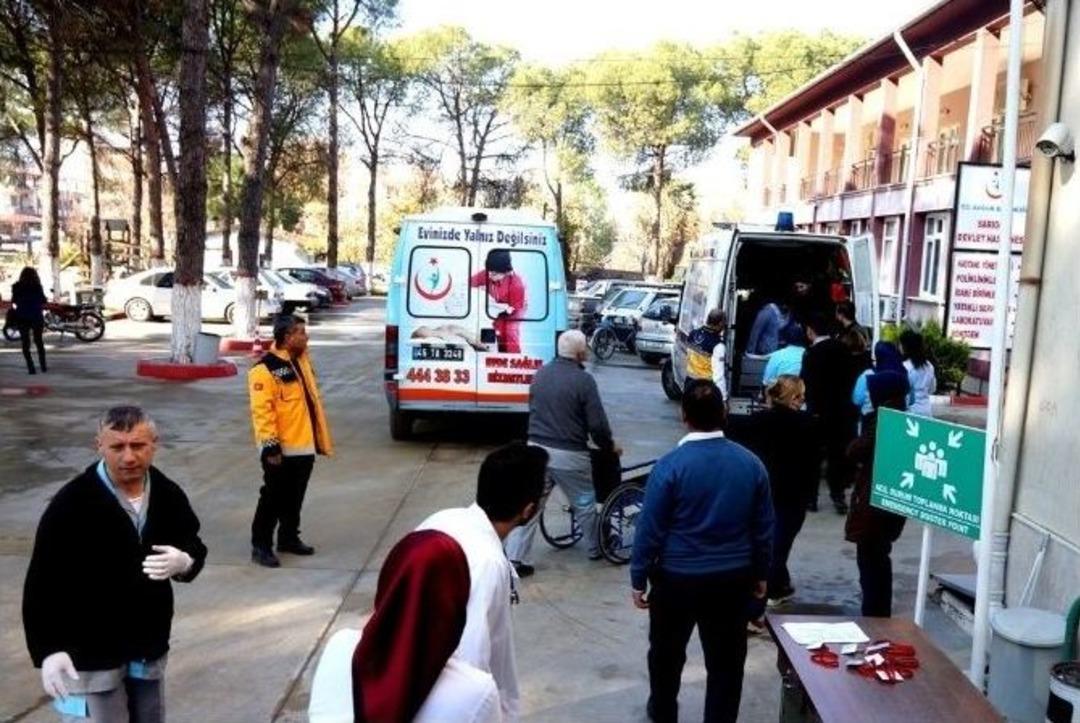 Ambulans Seslerini Duyanlar Hastaneye Koştu