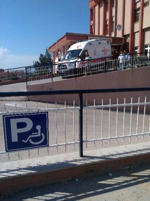 Eski Hastası Doktoru Defalarca Bı&ccedil;akladı 1