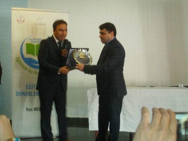 M&uuml;d&uuml;r Kırekin, Gen&ccedil;lerle Bir Araya Geldi 1