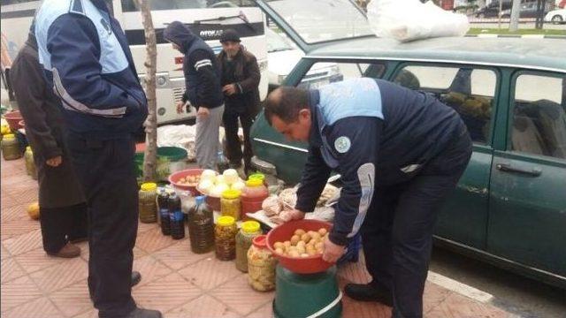 Büyükşehir Zabıtası Seyyara Geçit Vermiyor