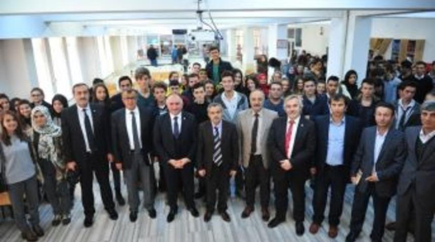 &Ouml;ğrenciler İdarecileri Soru Yağmuruna Tuttu