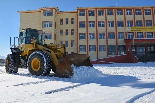 Tatvan’da Karla Mücadele Çalışması