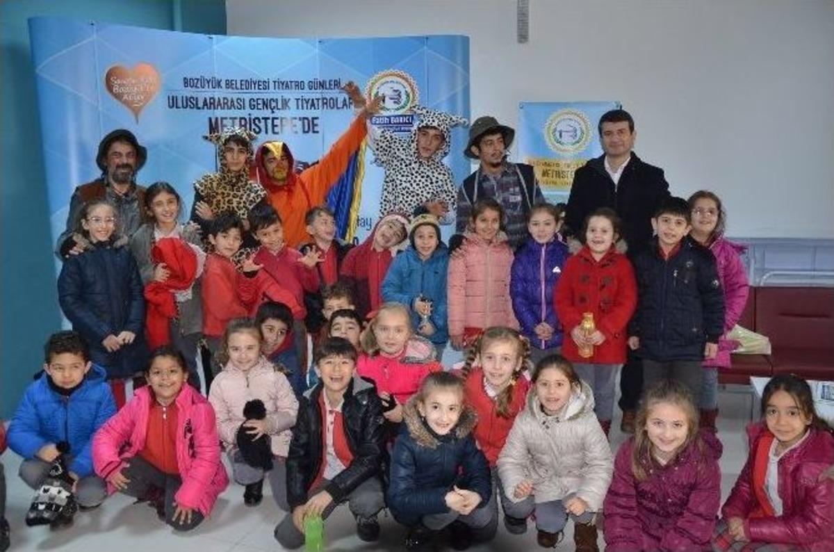 B&uuml;y&uuml;l&uuml; Orman Oyunu Sahnelendi