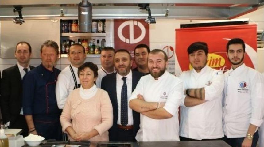 &ldquo;&uuml;niversiteliler Mutfakta &Ccedil;alıştayı&rdquo; Kapılarını Anadolu &Uuml;niversitesi Turizm Fak&uuml;ltesi&rsquo;nde A&ccedil;tı