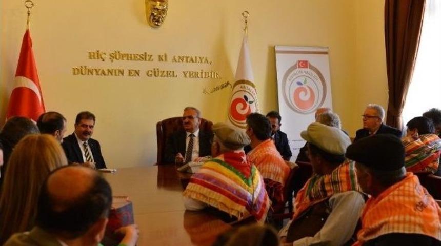 Hemşehri Derneklerinden Vali M&uuml;nir Karaloğlu&rsquo;na Ziyaret