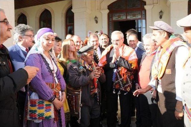 Hemşehri Derneklerinden Vali Münir Karaloğlu’na Ziyaret