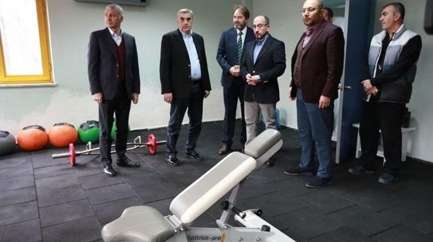 Başkan To&ccedil;oğlu, Basket Takımını Ziyaret Etti