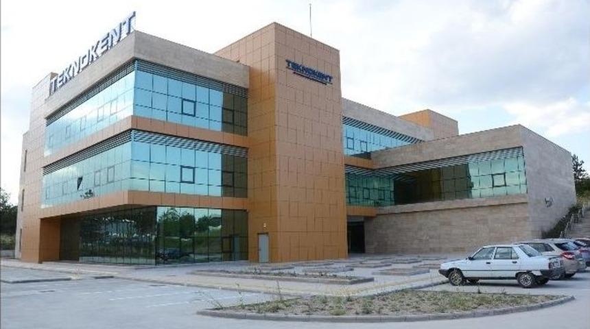 Hitit &Uuml;niversitesi Rekt&ouml;r&uuml;&rsquo;nden İş D&uuml;nyasına &Ccedil;ağrı