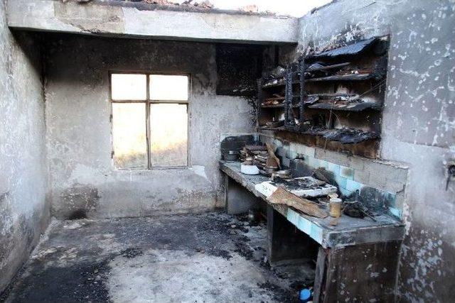 Başkan Şahin, Evi Yanan Aileyi Ziyaret Etti 1