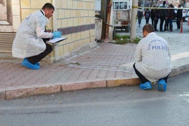 Kamyon Altında Kalan Üniversiteli Gizem Öldü