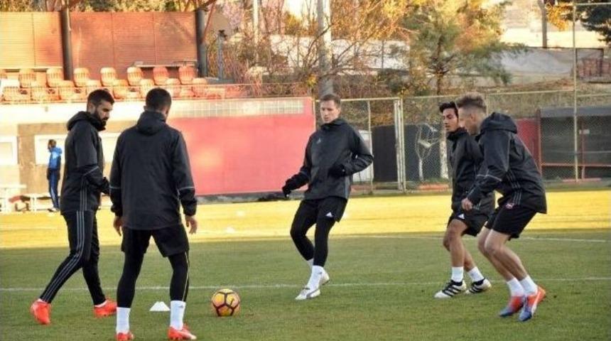 Gaziantepspor Teknik Direkt&ouml;rs&uuml;z &Ccedil;alıştı