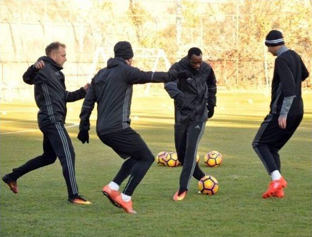 Gaziantepspor Teknik Direkt&ouml;rs&uuml;z &Ccedil;alıştı 1