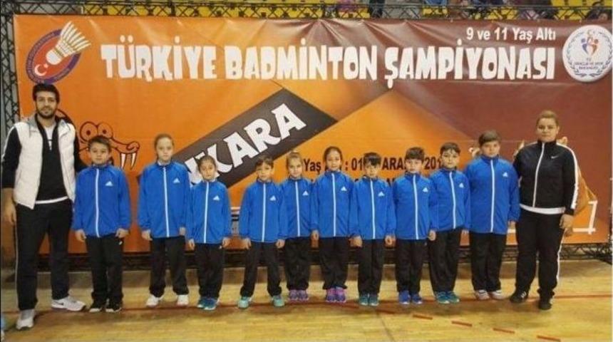 Badminton&rsquo;ta Edirneli Sporcular Derecelerle D&ouml;nd&uuml;
