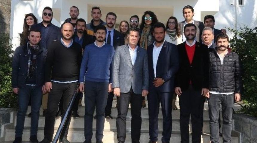 Chp Gençlik Kolları Genel Başkanından Ziyaret