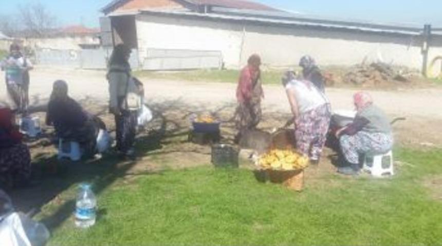 İmece İle Kandil Lokması Yaptılar