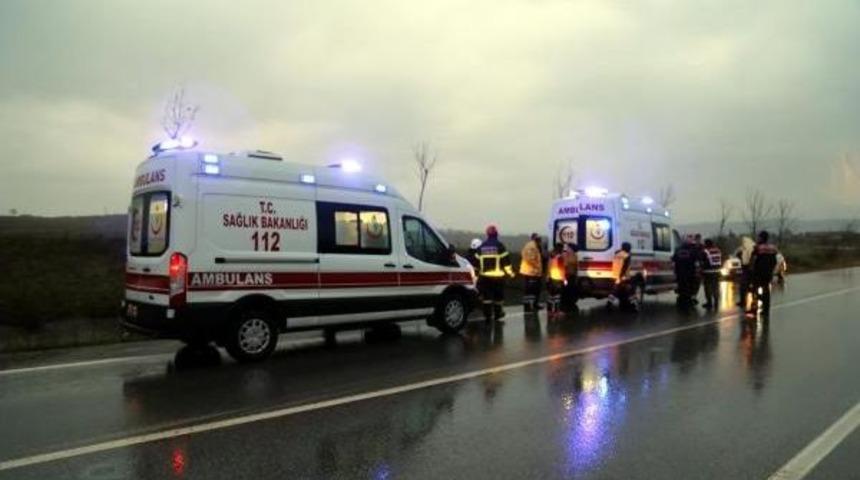 Otomobil Takla Attı: 2 Yaralı