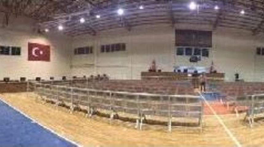 Sakarya'da Fet&ouml; Davaları Spor Salonundan D&ouml;n&uuml;şt&uuml;r&uuml;len Duruşma Salonunda Yapılacak