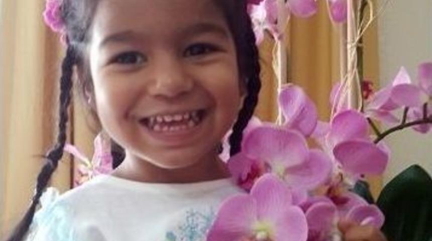 &Uuml;nl&uuml; Sanat&ccedil;ı Tarık Meng&uuml;&ccedil; Kızı İ&ccedil;in Dua İstedi