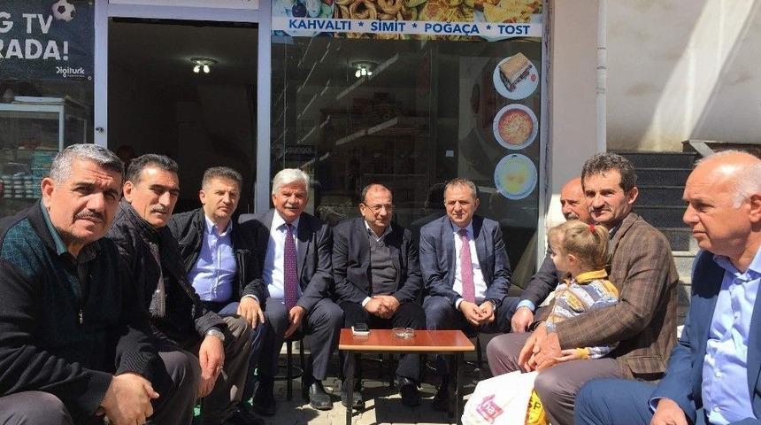 Başkan Sağıroğlu Referandum &Ccedil;alışmaları Kapsamında Kaş&uuml;st&uuml; Mahallesinde Esnaf Ve Vatandaşları Ziyaret Etti