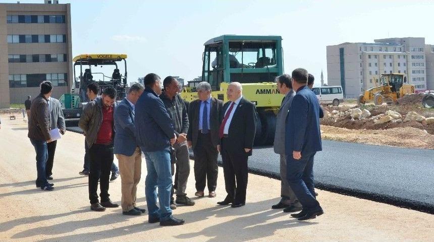 Rektör Gönüllü İnşaat Çalışmalarını Yerinde İnceledi