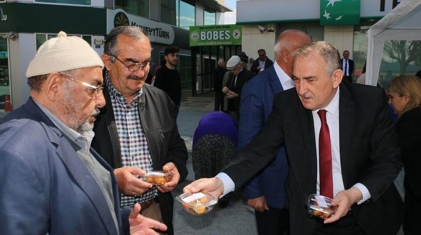 Bolu&rsquo;da 12 Bin Kişilik Kandil Lokumu Dağıtıldı