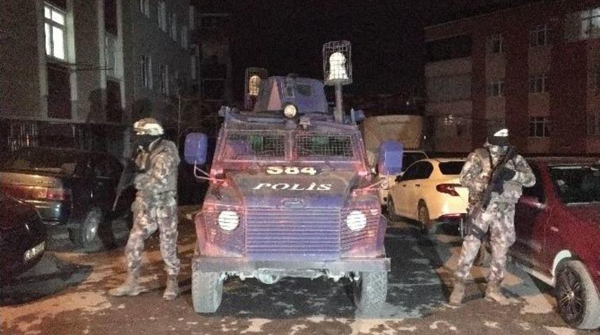 İstanbul&rsquo;da Zehir Tacirlerine Şafak Operasyonu