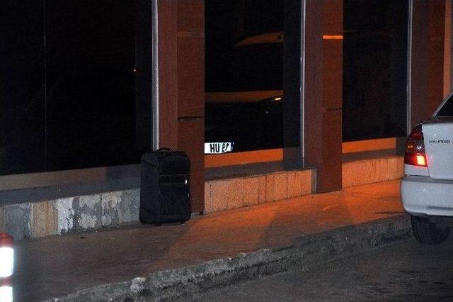 Antalya’da Boş Valiz Polisi Alarma Geçirdi 2