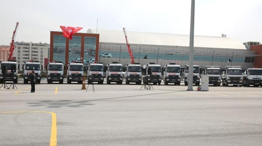 Sel&ccedil;uklu Belediyesi Ara&ccedil; Filosunu G&uuml;&ccedil;lendirdi