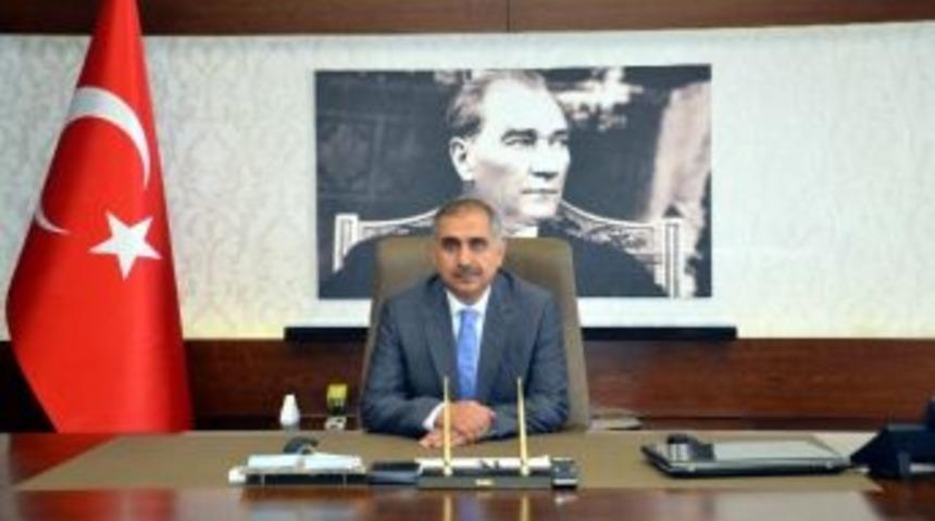 Vali Ko&ccedil;ak; &ldquo;d&uuml;nya İnsan Hakkı İhlallerine Seyirci Kalıyor&rdquo;