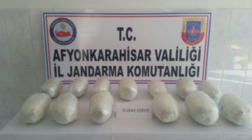 Yolcu Otob&uuml;s&uuml;n&uuml;n Bagajında Kubar Esrar Ele Ge&ccedil;irildi