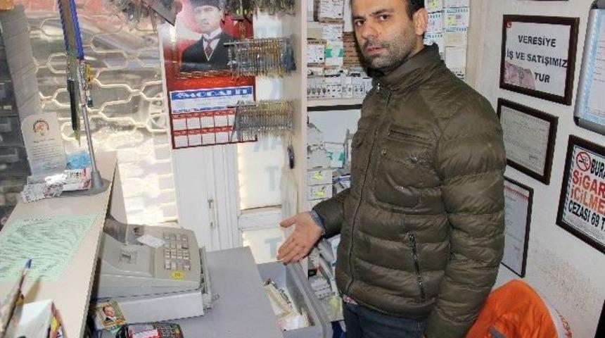 (&ouml;zel Haber) 12 Bin Tl&rsquo;yi &Ccedil;aldı, Kirli Bezi Bırakıp Ka&ccedil;tı