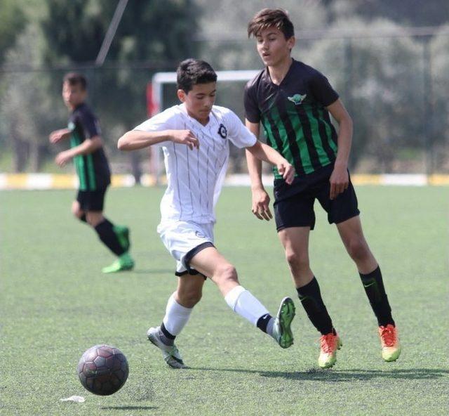 Akhisar Belediyespor Akademi Liginde 2’de 2 Yaptı