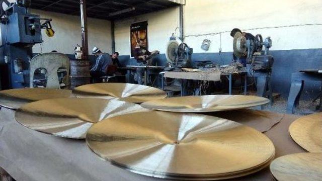 Ünlü Müzik Grupları Edirne'nin Bateri Zillerini Kullanıyor