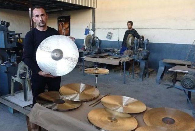 Ünlü Müzik Grupları Edirne'nin Bateri Zillerini Kullanıyor